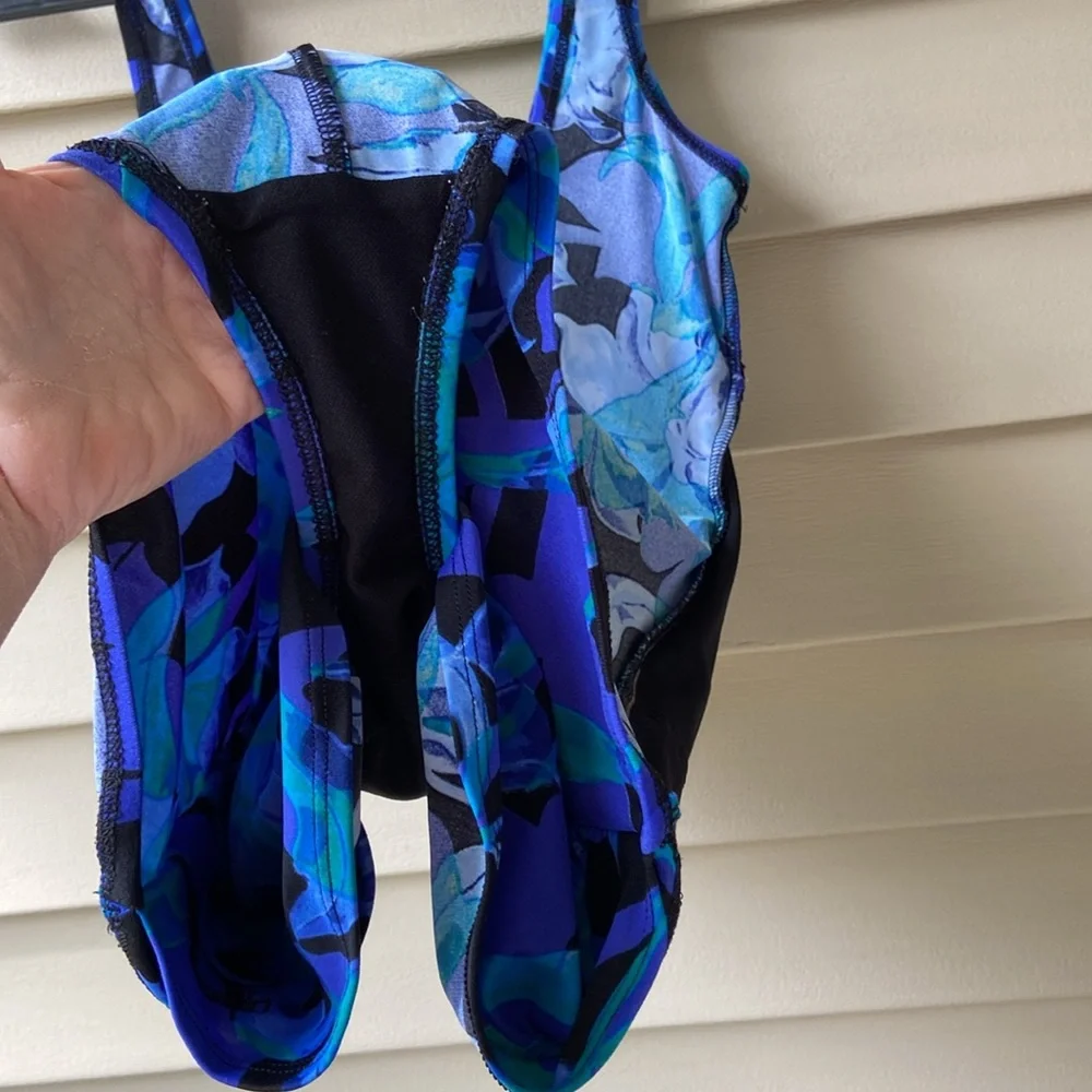 🩱Women’s Swimsuit Sz-XL Blue Floral-Tags Removed, Signs of Wear/Wash- Very Clean